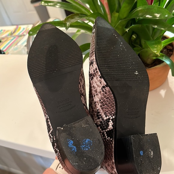 Blondo Emelia Snakeskin Print Waterproof Pointed Toe Booties Boots Shoes Snake - Picture 8 of 11